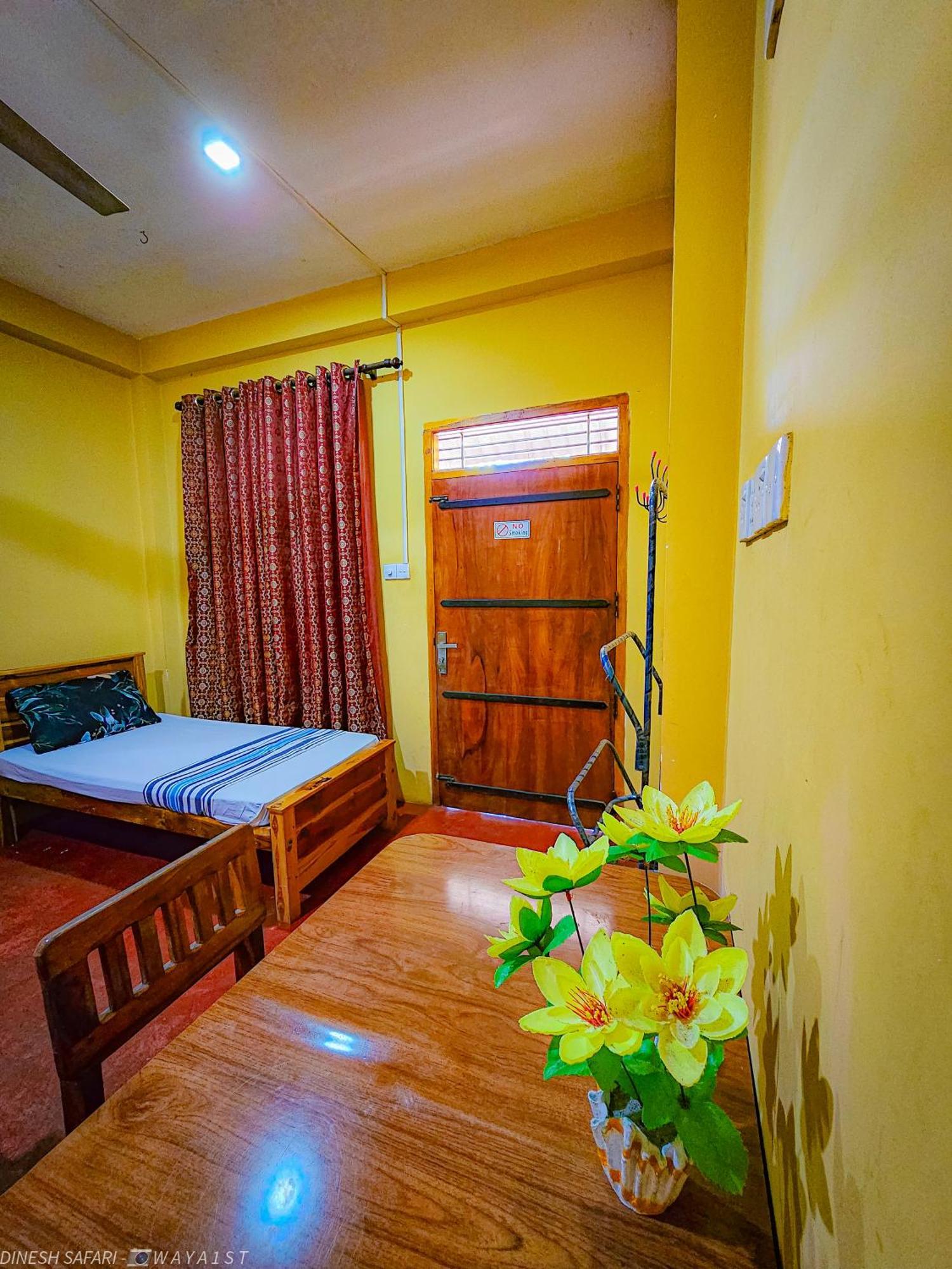 Dinesh Safari Homestay Udawalawe Ngoại thất bức ảnh